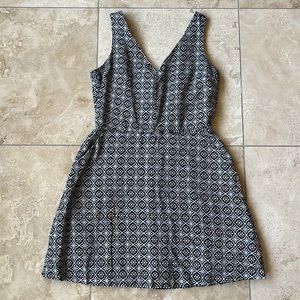 Black and white sundress, with pockets